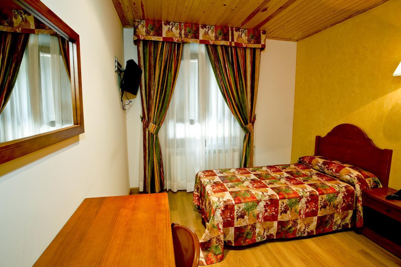 Hotel Montseny Espuy Kültér fotó